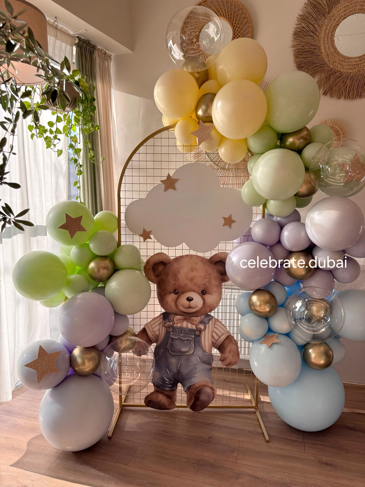 Balloon Garland With Metal Arch And Bear Cutout
